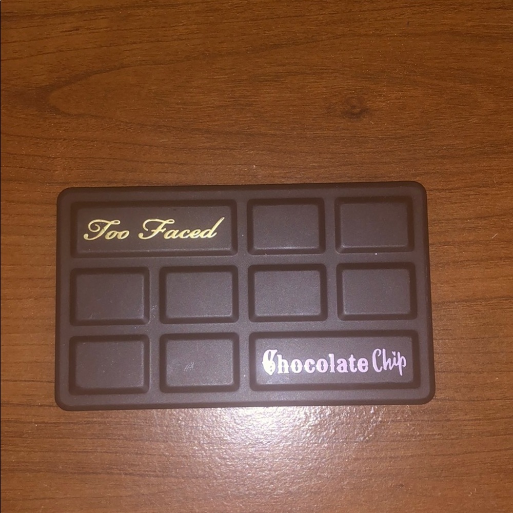 Too Faced Matte Chocolate Chip Palette